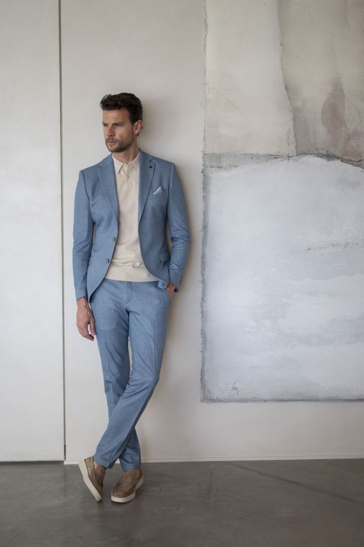 610 LIGHT BLUE