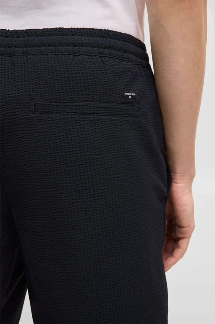  001 BLACK