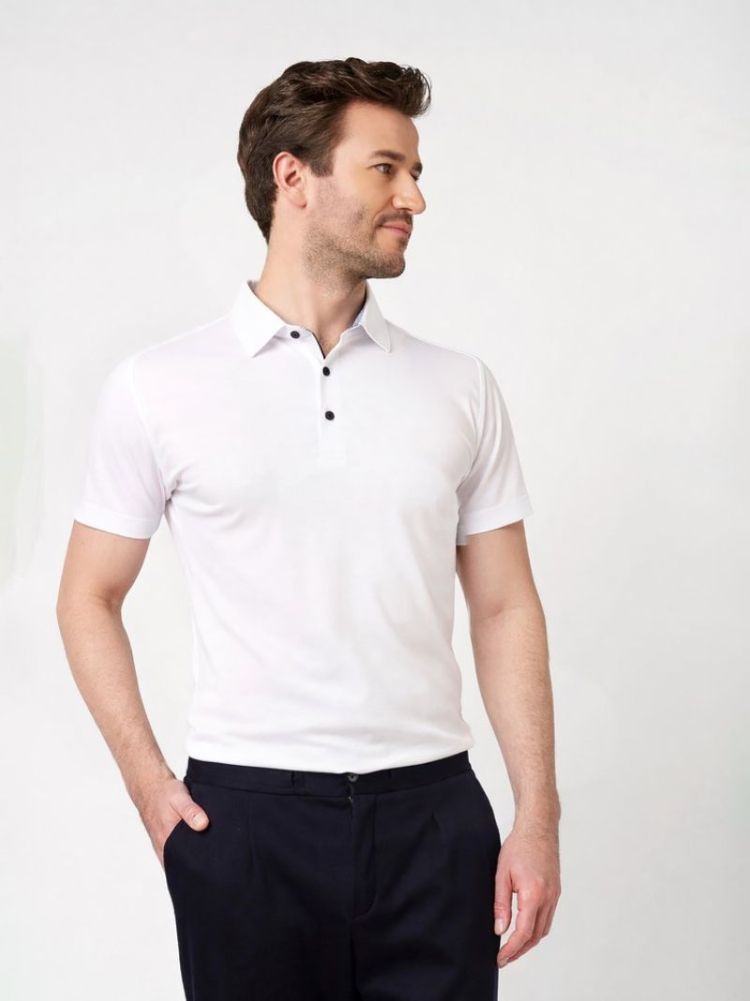  002 WHITE