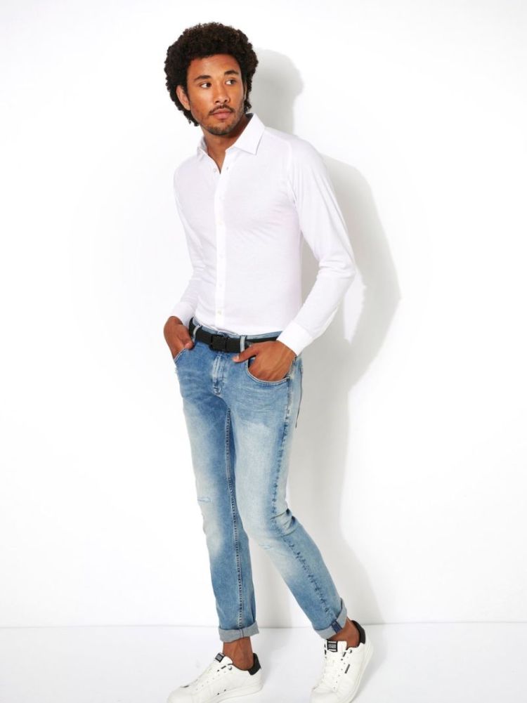  001 WHITE