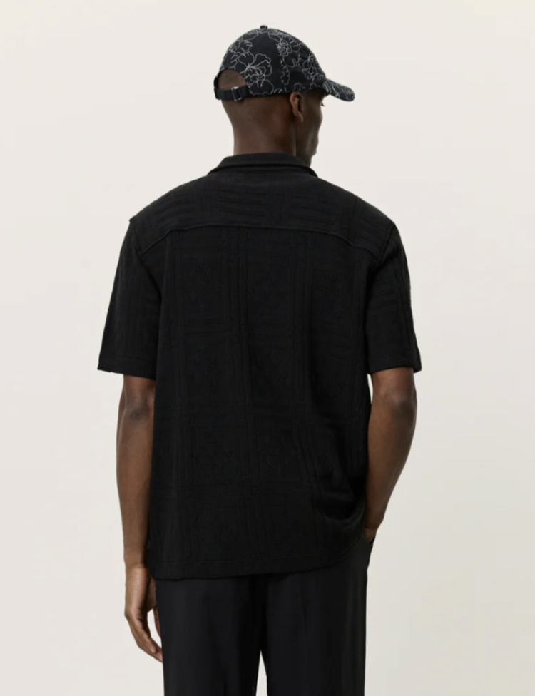 100 BLACK