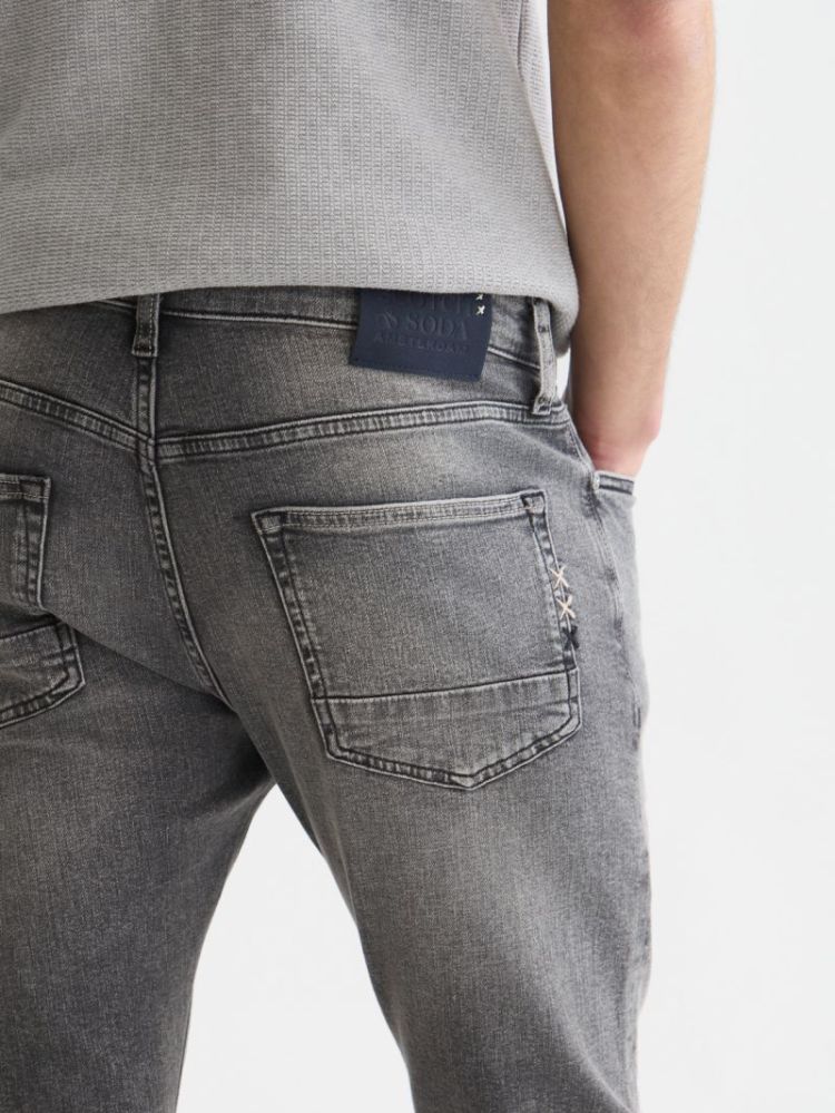  030 LAZY GREY