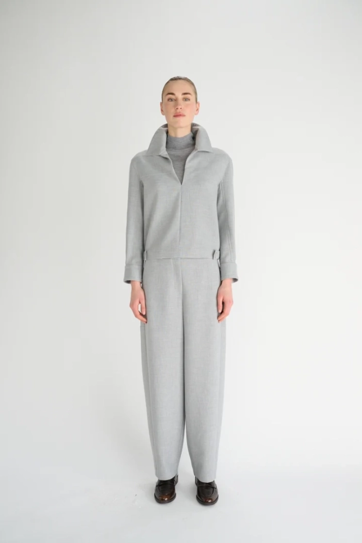  LIGHT GREY