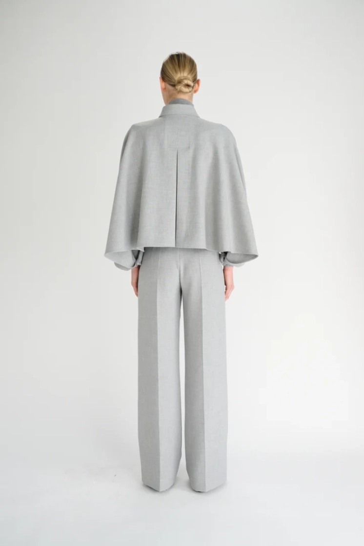 LIGT GREY