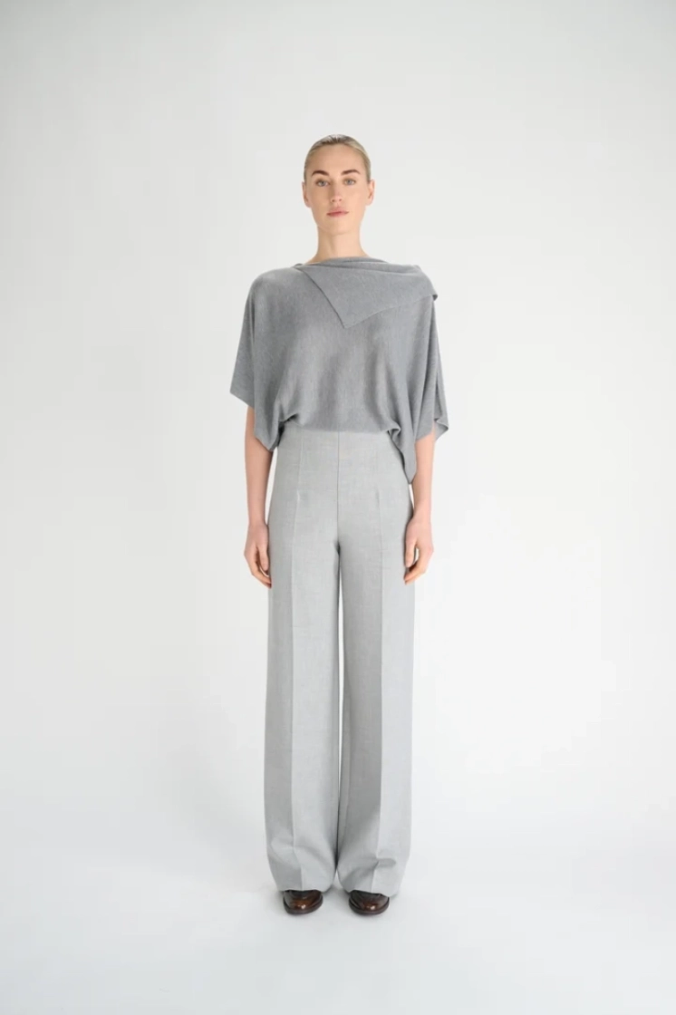 LIGHT GREY