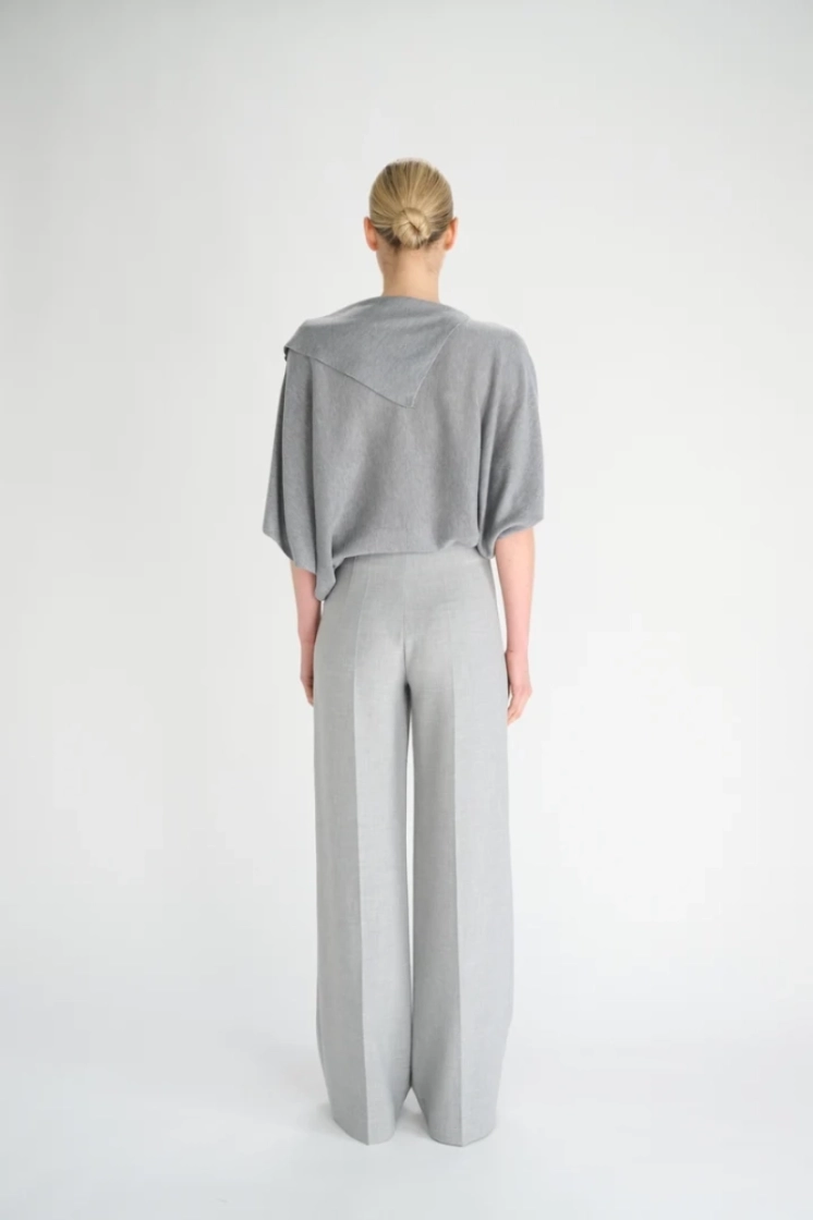  LIGHT GREY