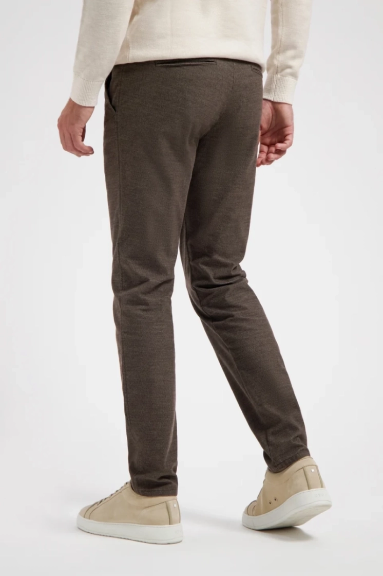84152113 ELEGANCE CHINO 217 BROWN