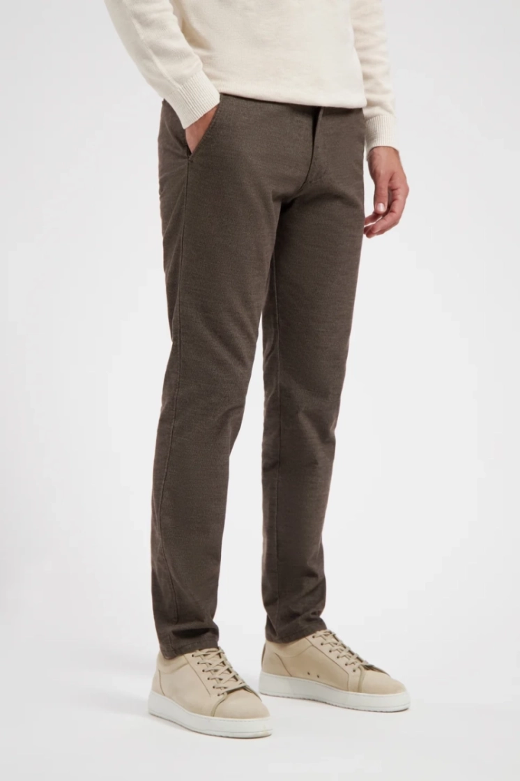 84152113 ELEGANCE CHINO 217 BROWN