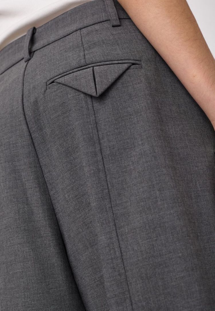  MID GREY