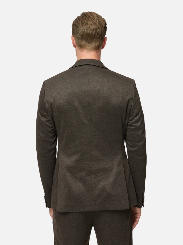  890 BROWN